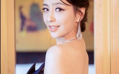 大黑粗吊女人开张开腿